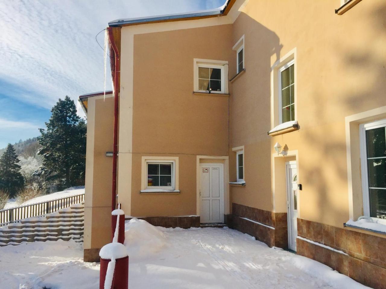 Pension Zaclersky Medved Exterior photo